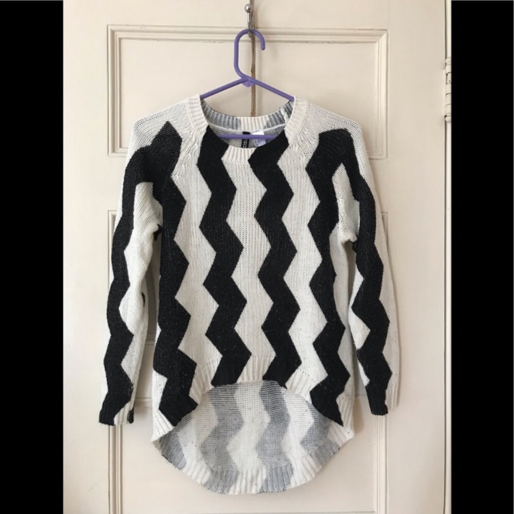 H&M Geometric Black and White Sweater